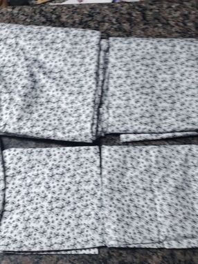 TWIN XL Black & White Floral Easy-Care Sheet 4 piece Set- 2 flat & 2 pillowcase